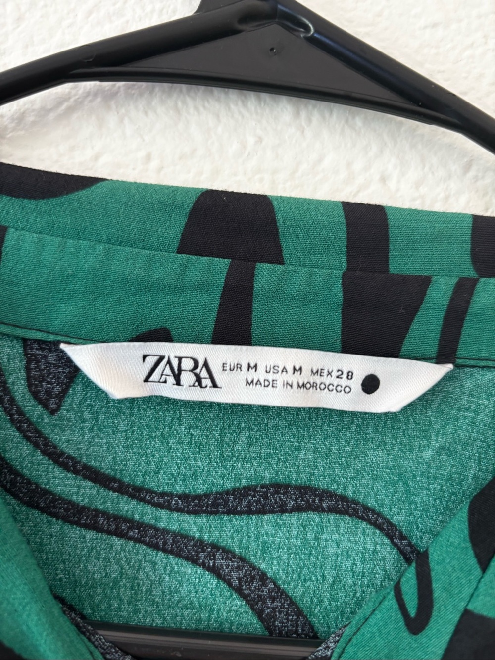 Zara Green Printed Tiered Maxi Dress with Black Swirl Pattern - Picture 4 of 4